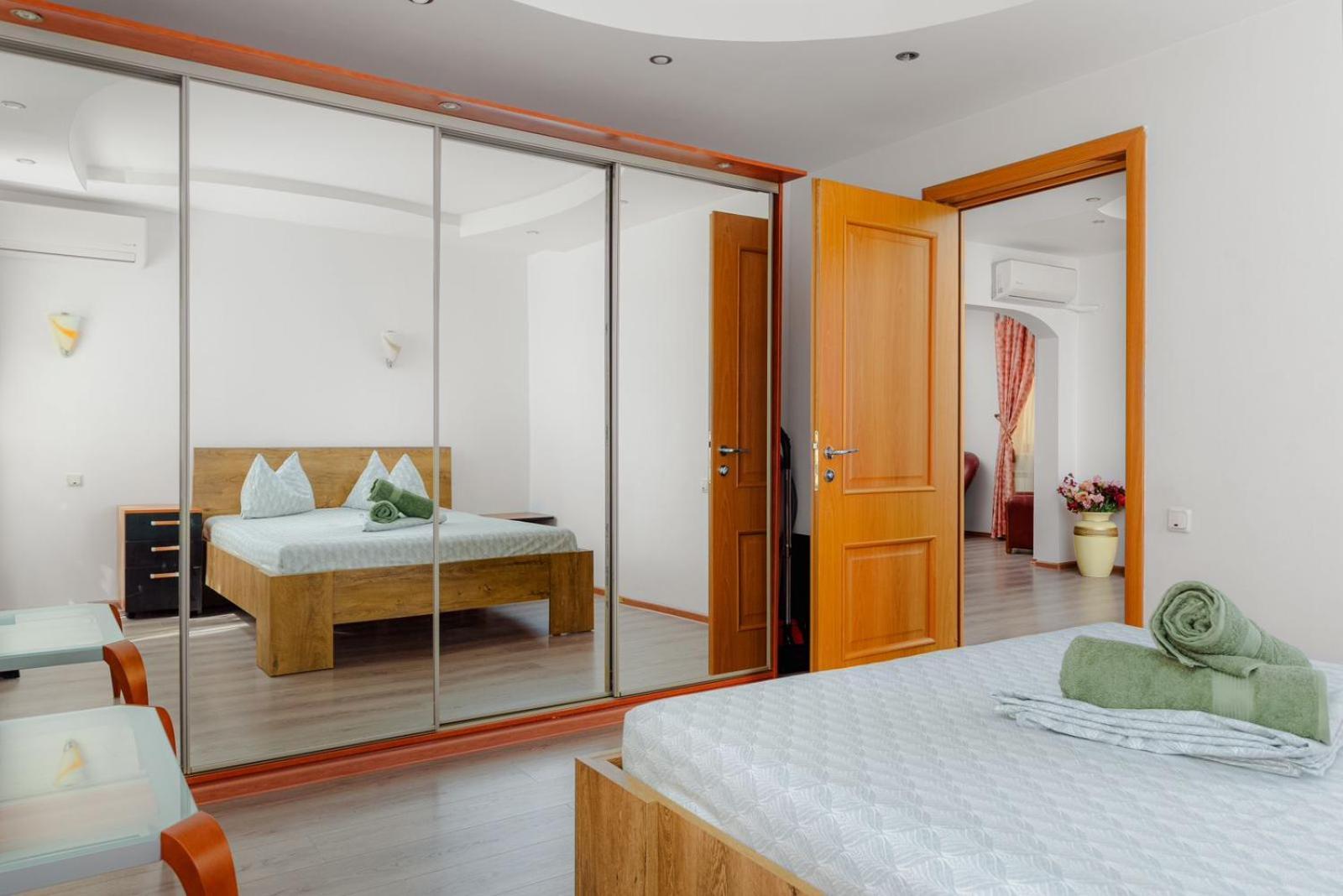 Heart Of Downtown 3 Rooms Apartment Self Check In Bucureşti Exterior foto