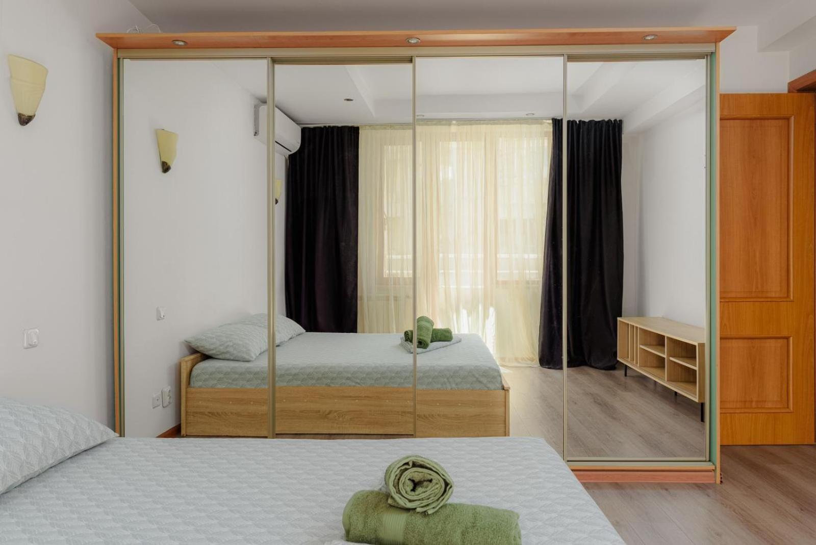 Heart Of Downtown 3 Rooms Apartment Self Check In Bucureşti Exterior foto